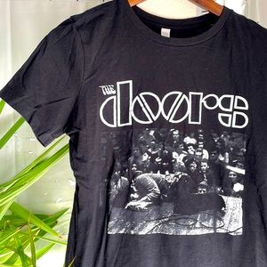size M ✨ The Doors✨ t-shirt, fits like a S